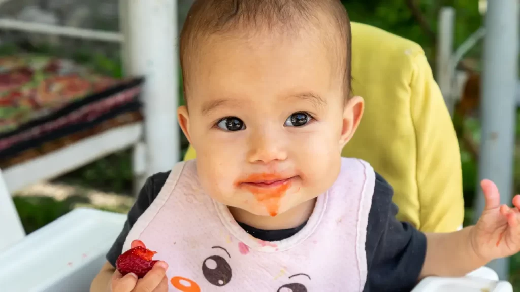 Como oferecer morango para bebê de 6 meses com segurança [Guia Completo]
